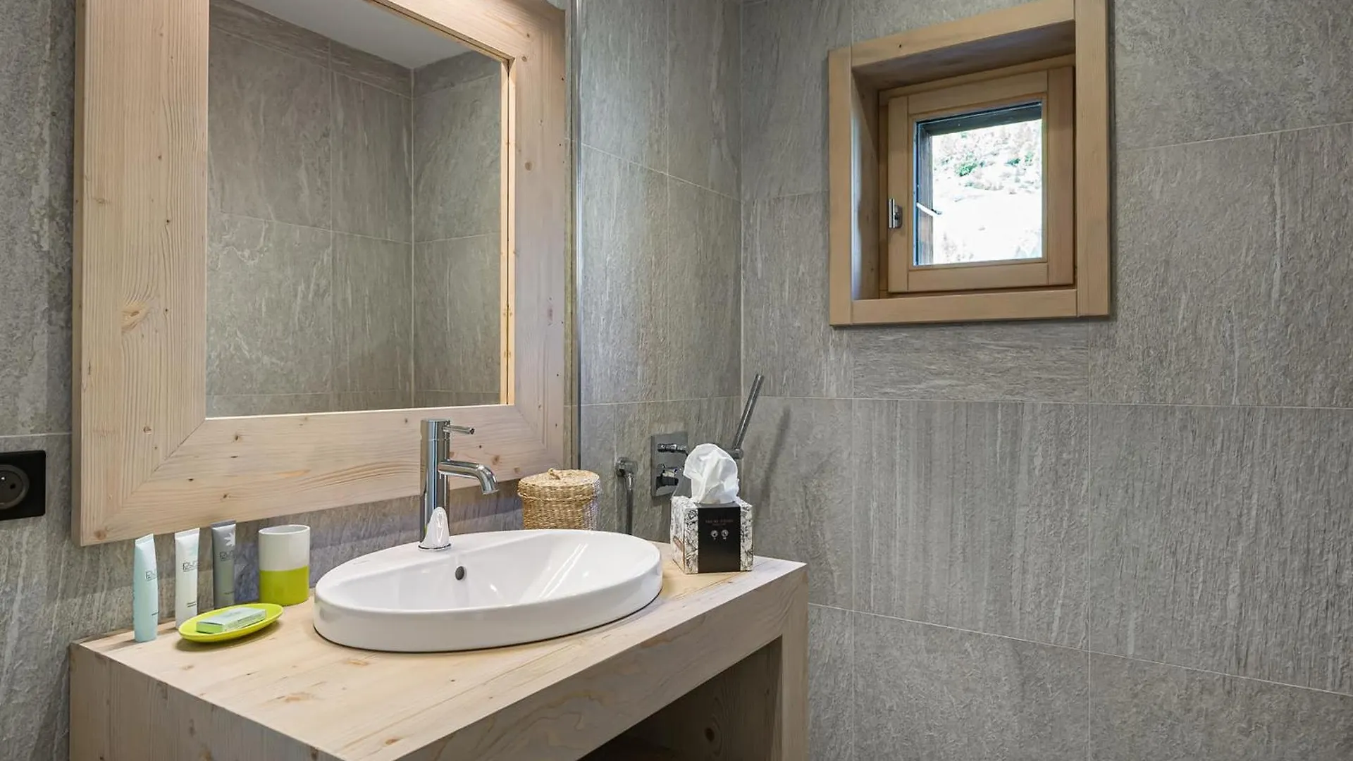Chalet Spacieux Pres Des Pistes Avec Sauna Et Wifi, Animaux Admis - Fr-1-567-69 Val-dʼIsère 0*,  Francia
